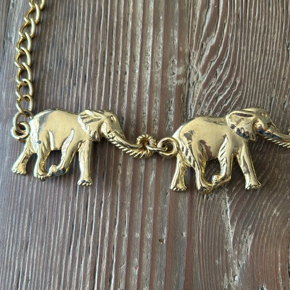 Anne Klein vintage 1980’s gold elephant shaped modern chain belt